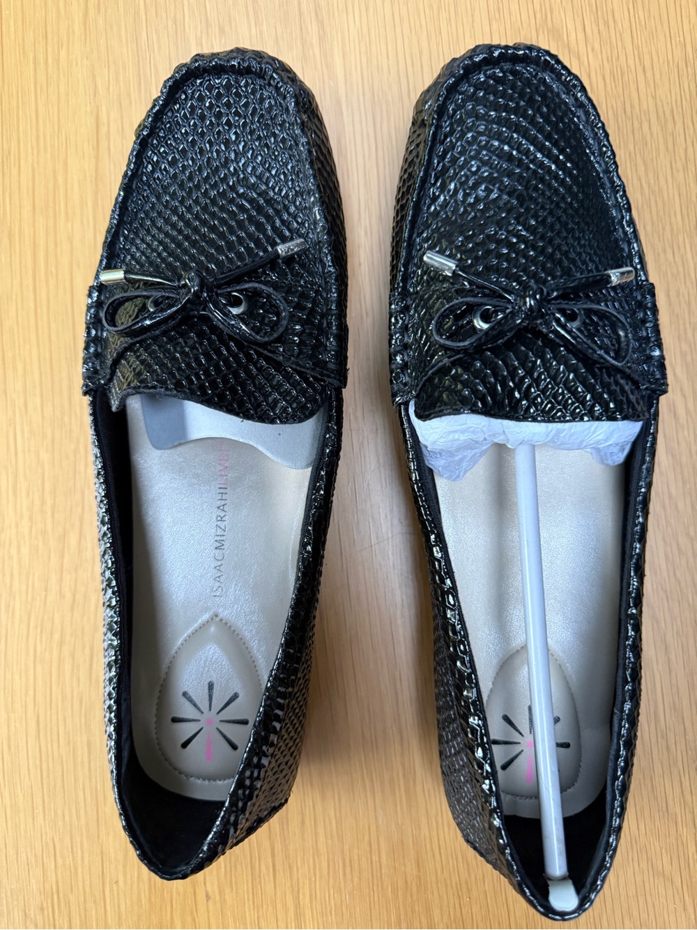 Isaac Mizrahi Live Brand New in Box Black Textured Bow Loafers Size 11 Wide